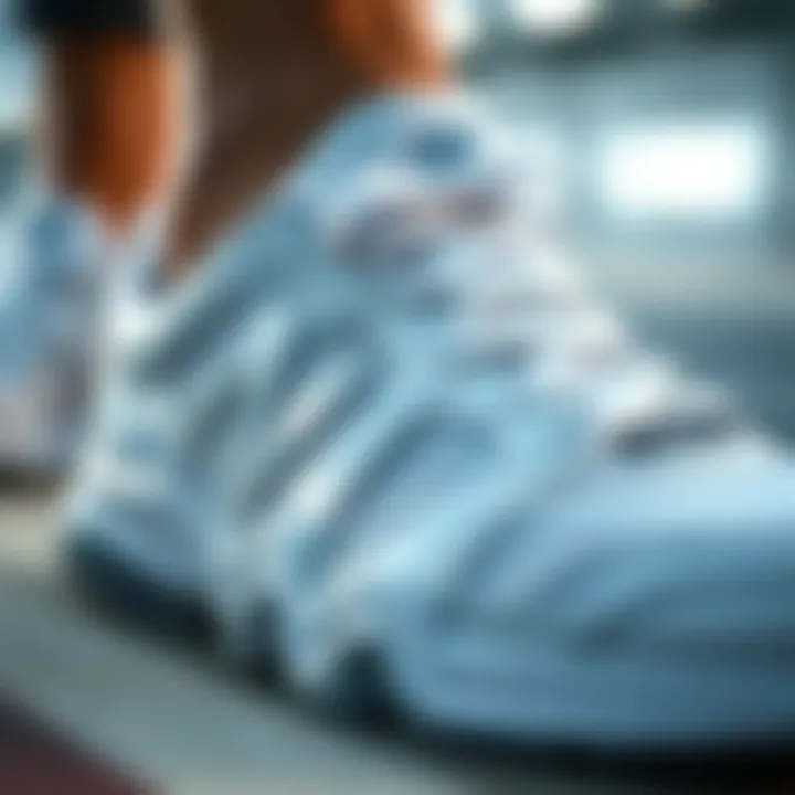 Innovative Design of New Balance Tennis Shoes Close-up of New Balance tennis shoe design features